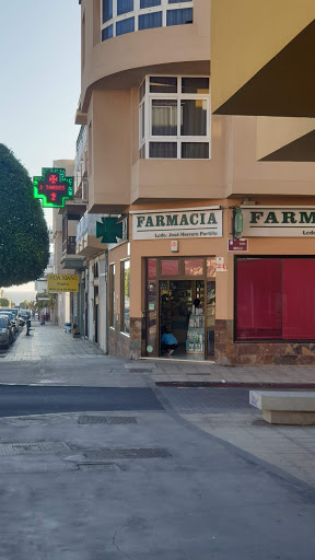 Farmacia C. León y Castillo