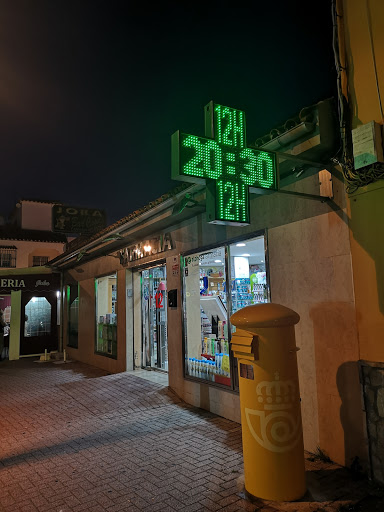 Farmacia Palmones, Titular Félix Suárez Bárcena